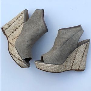 Stuart Weitzman Glover Cord Jeans Stretch 6.5